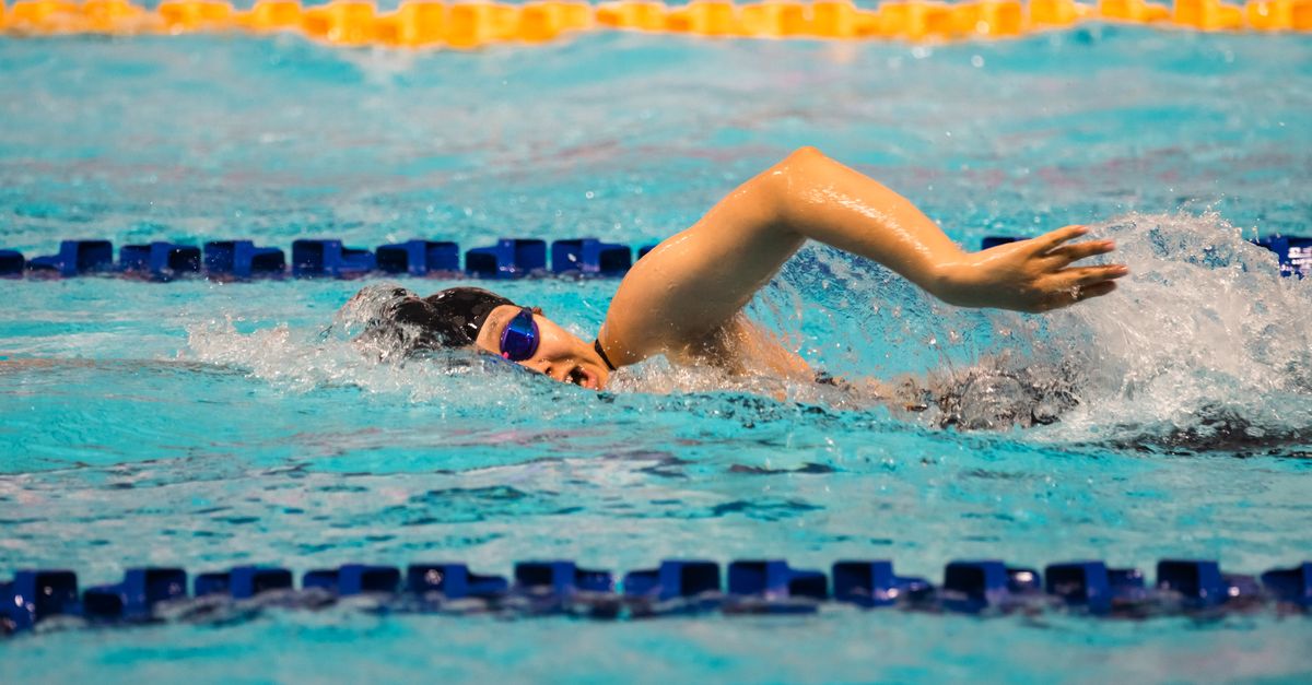 découvrez l'importance du rythme respiratoire en natation pour améliorer votre performance et votre endurance dans l'eau.
