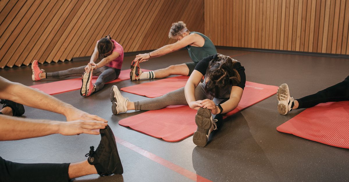 entraînement en groupe : améliorez votre forme physique, motivation et esprit d'équipe grâce à des séances collectives adaptées à tous les niveaux.