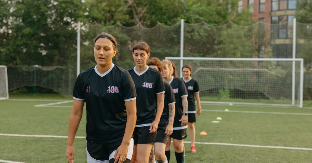 découvrez nos séances d'entraînement en groupe pour améliorer votre forme physique, rester motivé et partager des moments sportifs conviviaux.