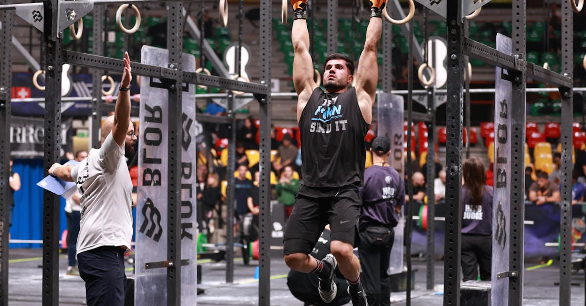 découvrez le cross-training, une méthode d'entraînement polyvalente combinant cardio, musculation et exercices fonctionnels pour améliorer votre endurance, force et agilité.