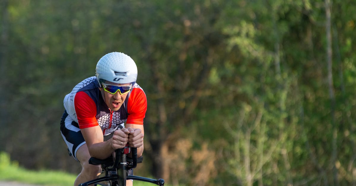 découvrez des conseils essentiels pour optimiser vos transitions en triathlon et améliorer vos performances durant la course.
