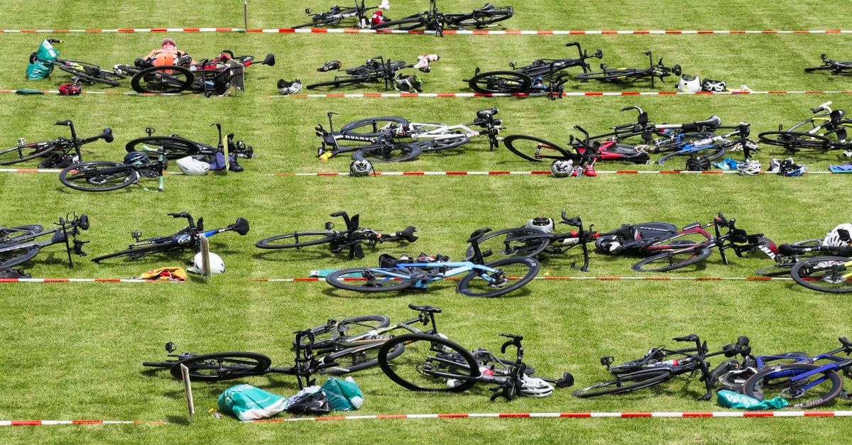 découvrez comment réussir la transition vélo-course à pied avec des conseils pratiques pour améliorer votre performance en triathlon.