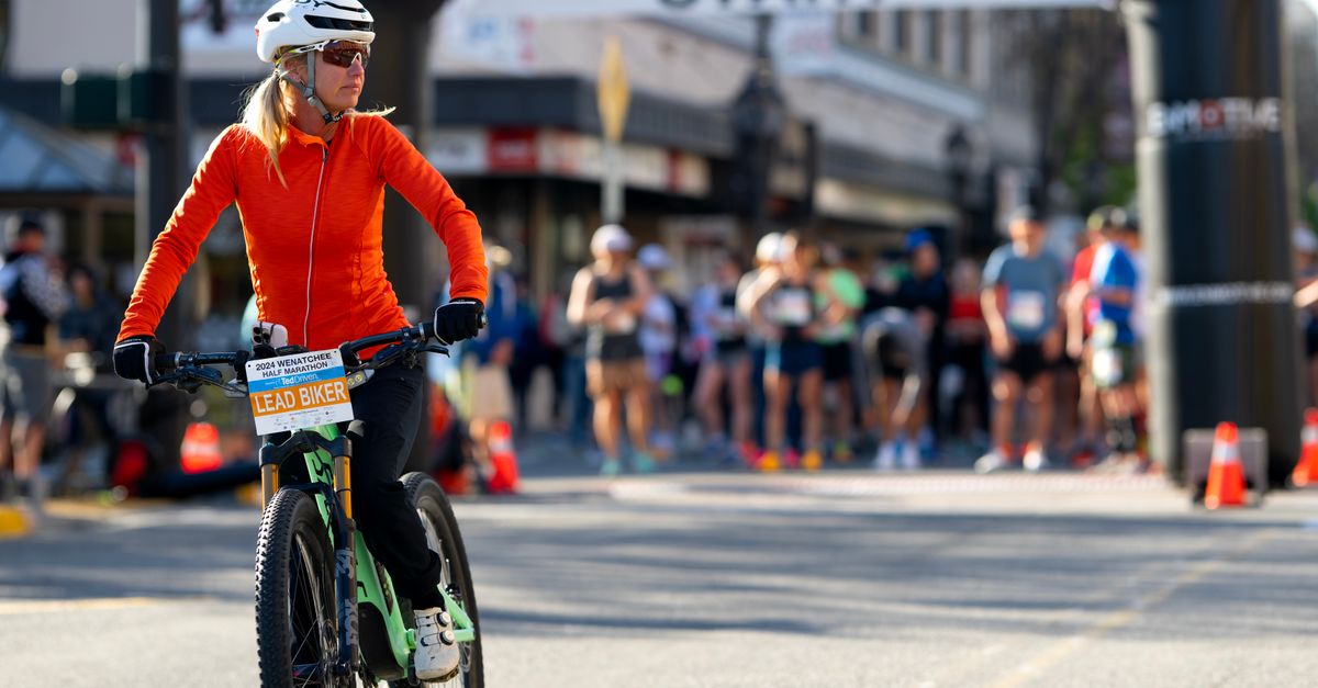 découvrez comment réussir la transition du vélo à la course à pied grâce à nos conseils et astuces pour améliorer vos performances en triathlon ou en entraînement multisport.
