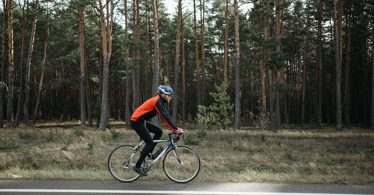 découvrez l'importance de la cadence en cyclisme pour améliorer votre performance et votre endurance sur le vélo.