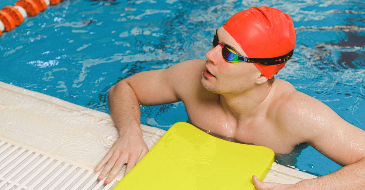 découvrez nos séances de natation adaptées à tous les âges et niveaux pour améliorer votre technique, votre endurance et profiter pleinement de l'eau en toute sécurité.