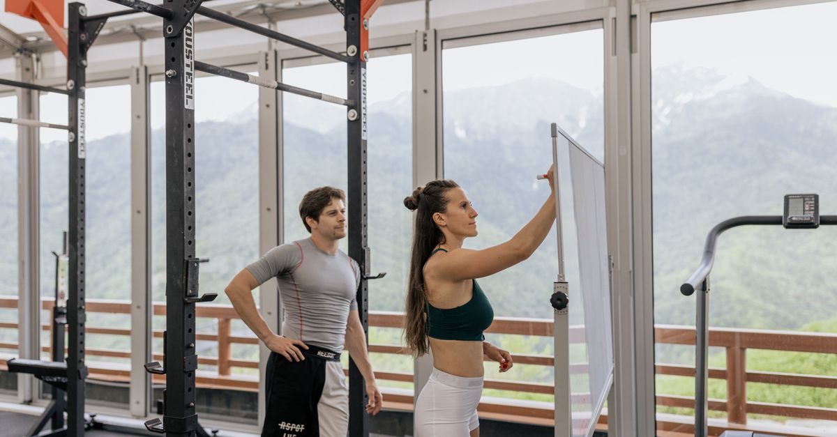 découvrez comment adapter efficacement votre plan d'entraînement pour atteindre vos objectifs sportifs tout en évitant les blessures.