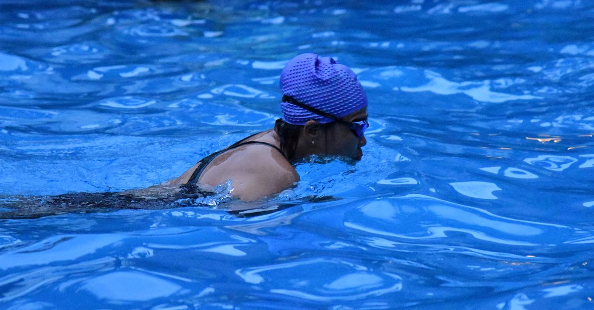 découvrez des techniques d'échauffement efficaces pour la natation en eau libre, afin d'améliorer vos performances et prévenir les blessures avant chaque immersion.