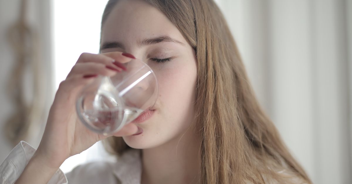 découvrez les meilleures stratégies d'hydratation pour rester en forme, améliorer vos performances et maintenir un équilibre optimal tout au long de la journée.