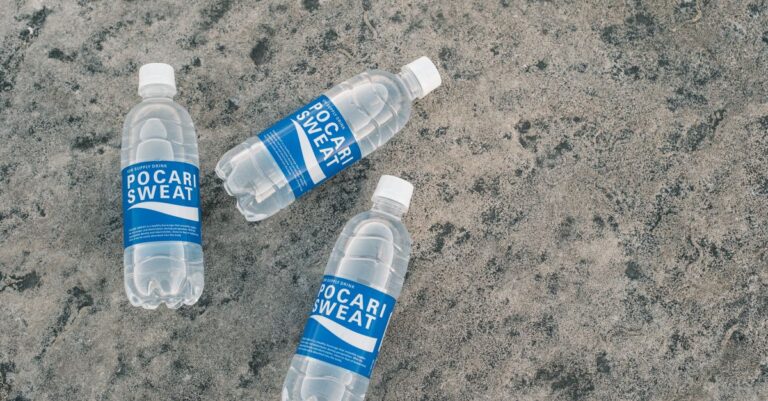 découvrez les meilleures stratégies d'hydratation pour rester en forme et bien-être au quotidien. conseils pratiques et astuces pour une hydratation optimale.