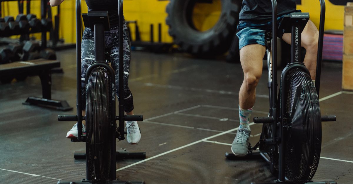 découvrez les bienfaits du vélo en salle : amélioration de la condition physique, renforcement musculaire, et brûlage de calories dans un environnement contrôlé.