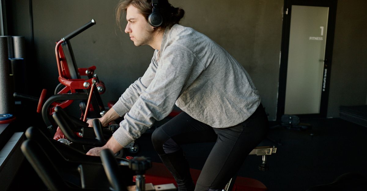 découvrez les bienfaits du vélo d'intérieur pour améliorer votre condition physique, brûler des calories et renforcer votre endurance depuis chez vous.