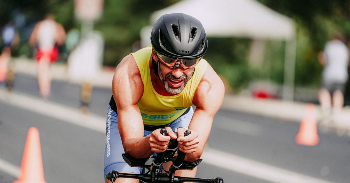 découvrez des stratégies efficaces d'entraînement pour le triathlon, incluant la natation, le vélo et la course à pied afin d'améliorer vos performances.