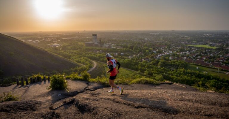 découvrez les bienfaits de l'entraînement en côte : amélioration de l'endurance, renforcement musculaire et brûlage efficace des calories.