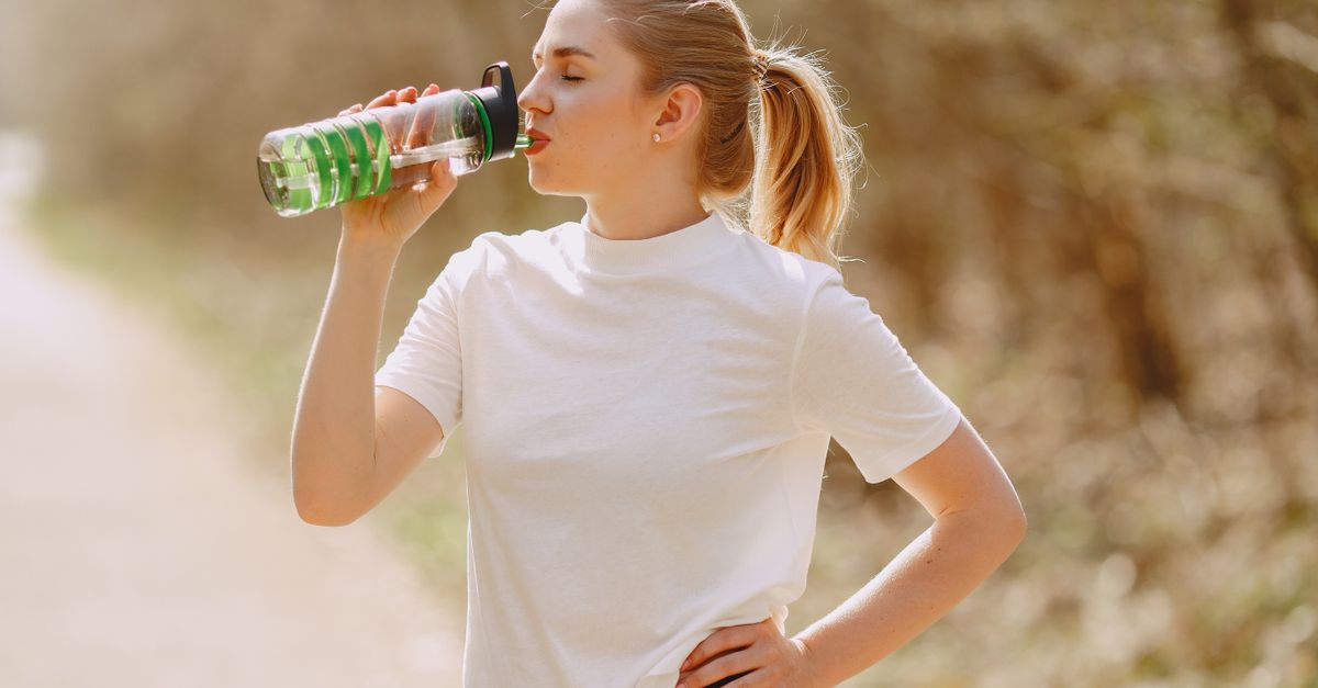 gestion de l'hydratation : conseils et techniques pour maintenir un équilibre optimal en eau et assurer une santé optimale au quotidien.
