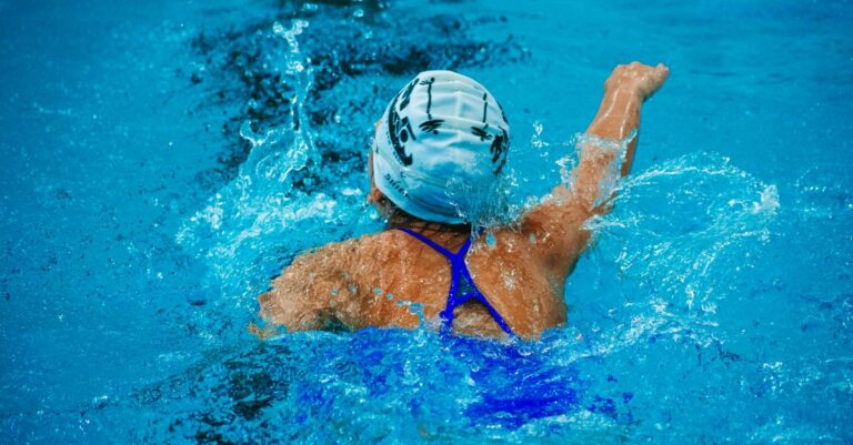 entraînement de natation hors saison pour améliorer votre technique, endurance et performance tout au long de l'année.