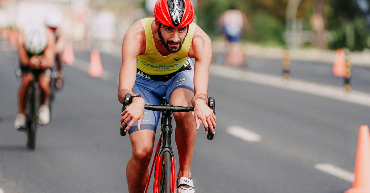 découvrez des conseils essentiels pour bien gérer votre allure en triathlon et optimiser vos performances lors de chaque discipline.